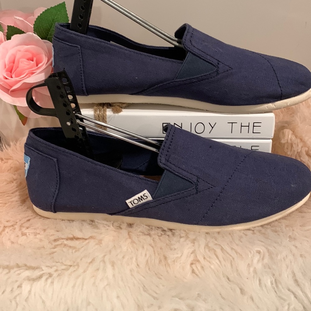 Toms